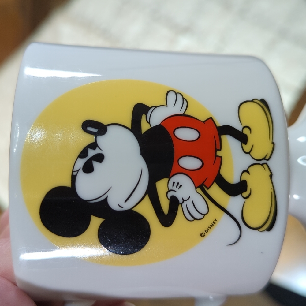 Mickey Mouse footed Disney coffee mug - Picture 8 of 8